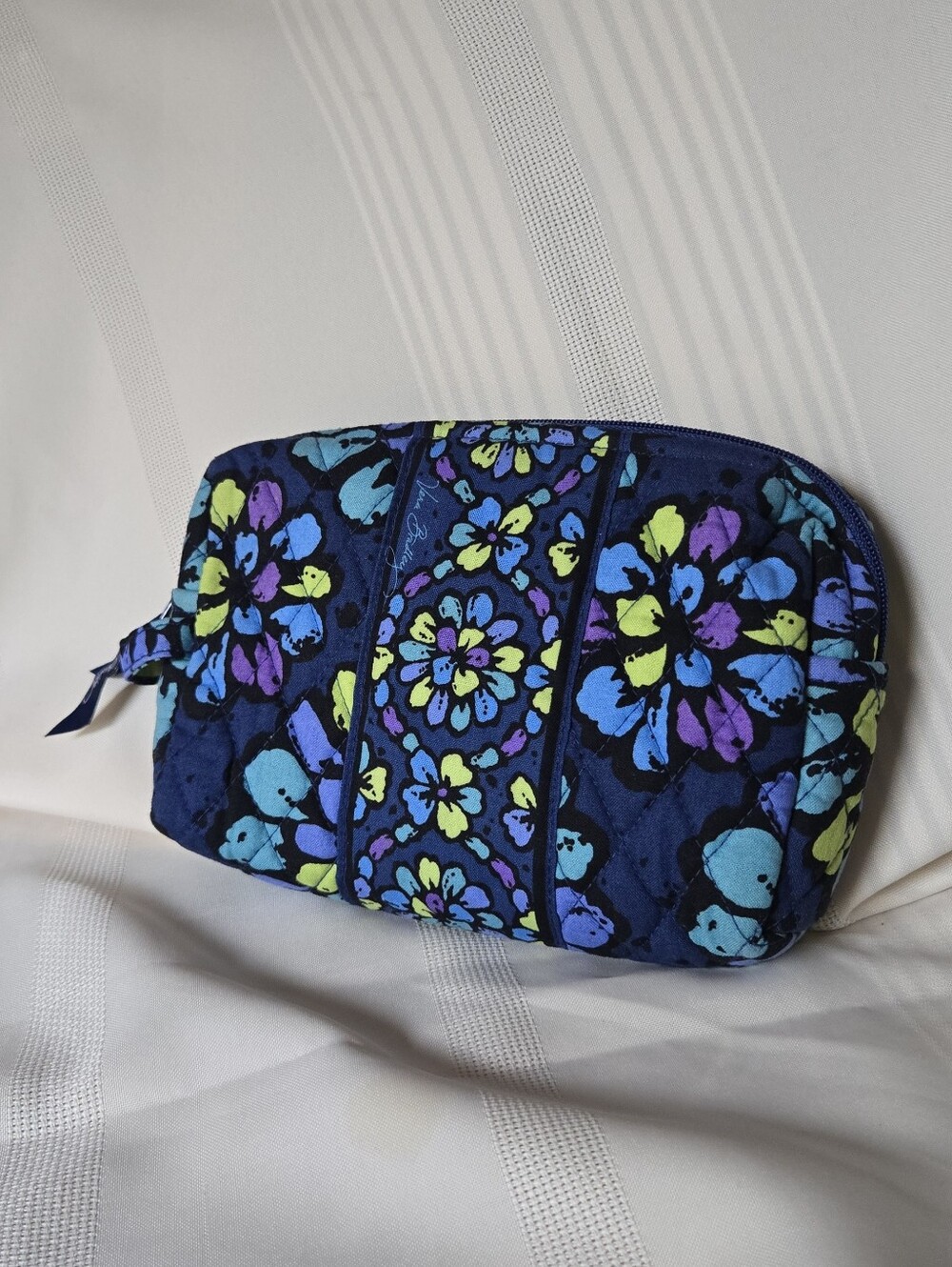 New Vera Bradley Zip Quilted Floral Cosmetic Pouch